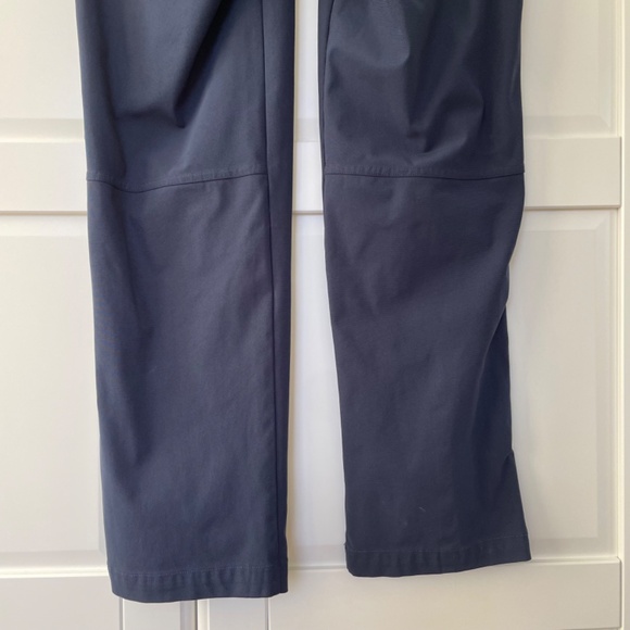 Lululemon Navy Mission Pant, Size 34 - Picture 12 of 15